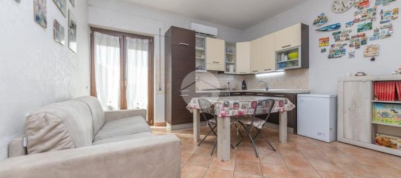 2 bedrooms Apartment in Rome, Italy No. 47729 3