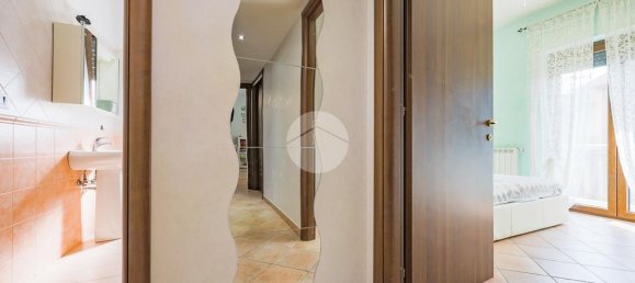 2 bedrooms Apartment in Rome, Italy No. 47729 11