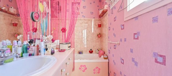 Дом с 4 спальнями в Тие, Франция № 126646 9