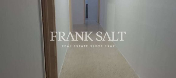 Квартира с 3 спальнями в Фгура, Мальта № 11324 2