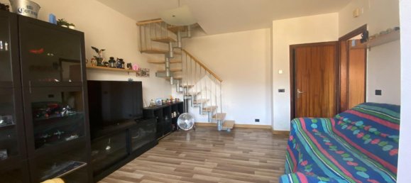 5 rooms Apartment in Casella, Italy No. 15068 4