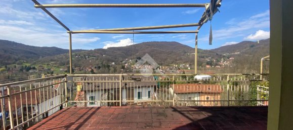 5 rooms Apartment in Casella, Italy No. 15068 10