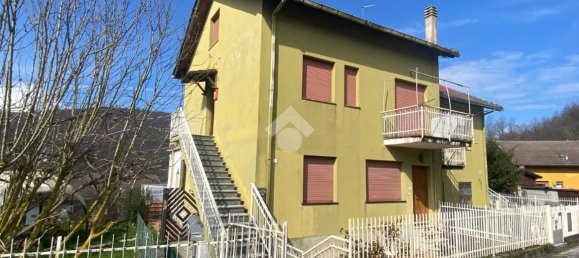 5 rooms Apartment in Casella, Italy No. 15068 23