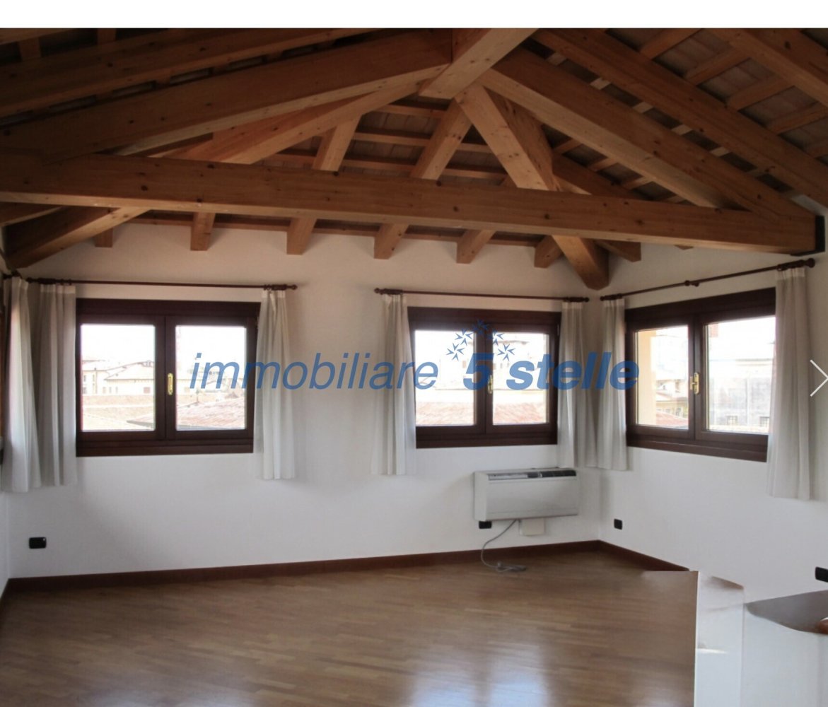3 bedrooms Apartment in Vicenza, Italy No. 403446
