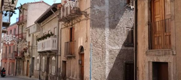 3 Schlafzimmer Villa in Longi, Italy, Nr. 321015 4