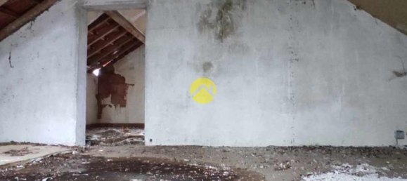 2 bedrooms House in Bourbon-l'Archambault, France No. 201230 3