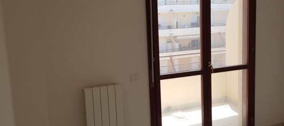 3-salle Appartement à Folignano, Italy No. 251384 2
