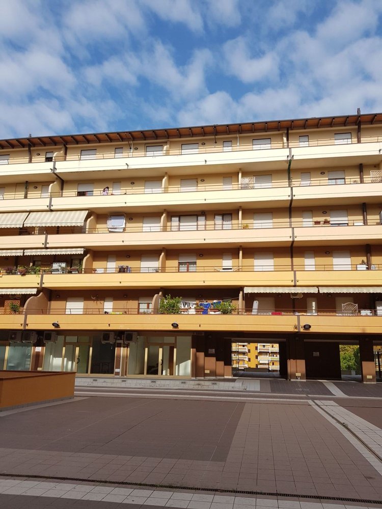 3-salle Appartement à Folignano, Italy No. 251384