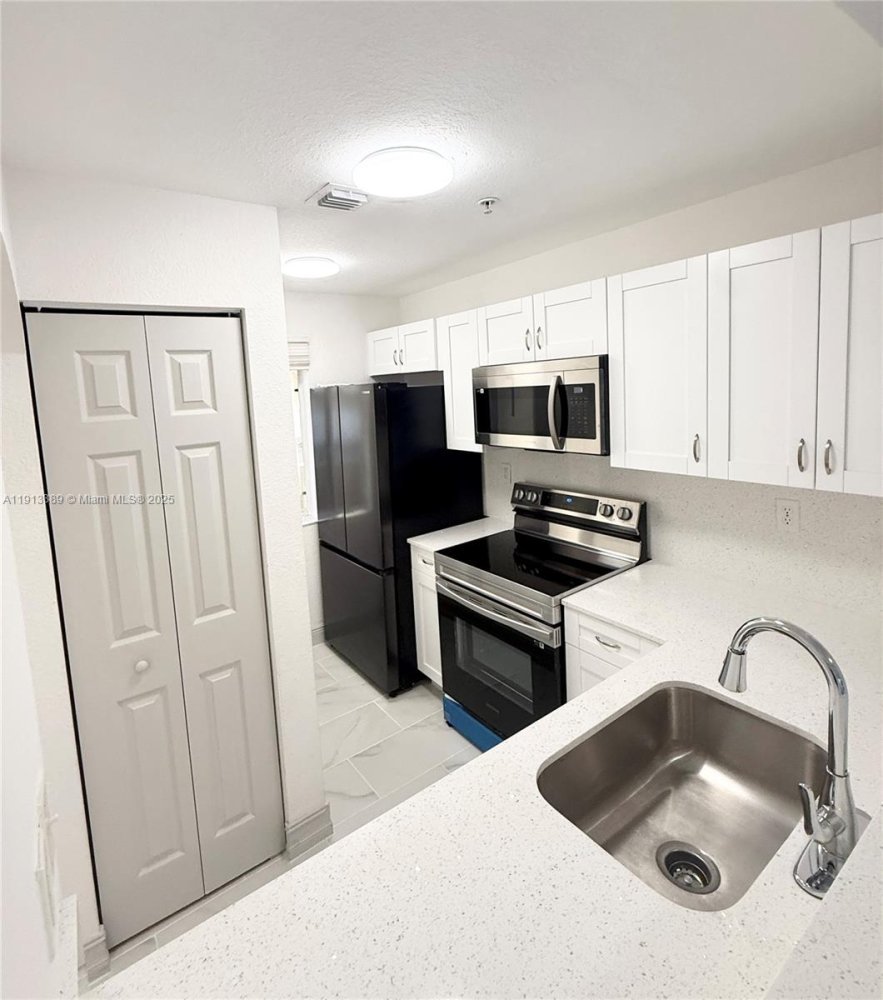 2 dormitorios propiedad comercial en alquiler en Miami, Miami-Dade, Florida, USA № 615307