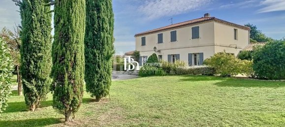 5 bedrooms Castles in Leognan, France No. 352851 3
