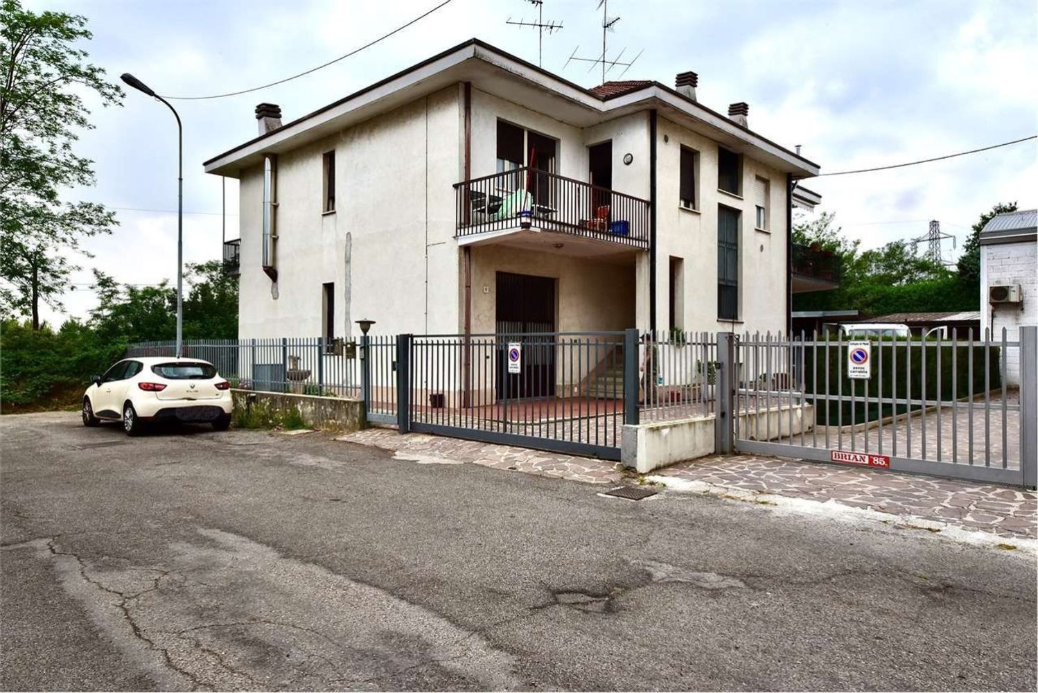 5 Schlafzimmer Haus in Meda, Italy, Nr. 364329