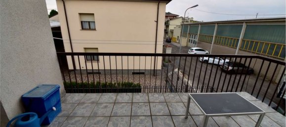 5 bedrooms House in Meda, Italy No. 364329 8