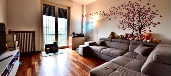 5 bedrooms House in Meda, Italy No. 364329 4