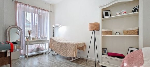 3 bedrooms Apartment in Sens, France No. 303806 10