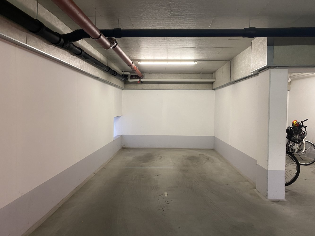 Parkplatz in Düsseldorf, Germany, Nr. 49874