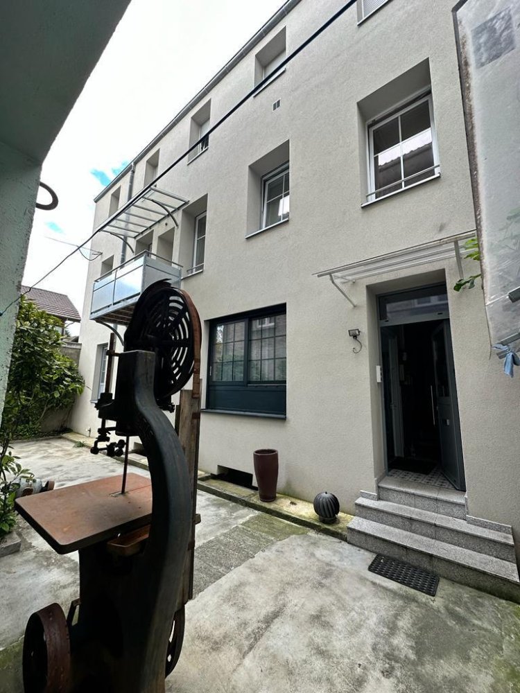 363m² Building in Mulhouse, France No. 91910