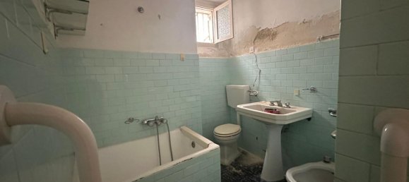 Apartamento de 5 habitaciónes en Modugno, Italy No. 263883 8