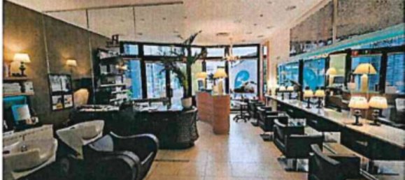 56m² Commercial property in Udine, Italy No. 302743 4