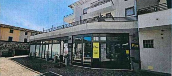 56m² Commercial property in Udine, Italy No. 302743 2