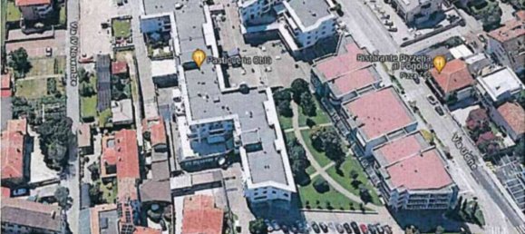 56m² Commercial property in Udine, Italy No. 302743 3