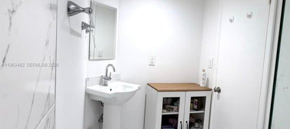 1 Schlafzimmer Gewerbliche Immobilien in Miami, USA, Nr. 615590 9