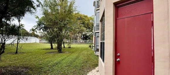 1 Schlafzimmer Gewerbliche Immobilien in Miami, USA, Nr. 615590 2