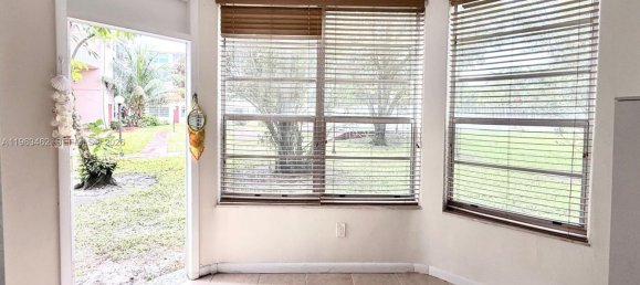 1 Schlafzimmer Gewerbliche Immobilien in Miami, USA, Nr. 615590 16