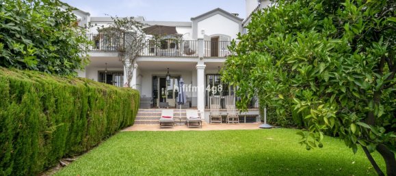 3 bedrooms Townhouse in Marbella, Spain No. 148712 2