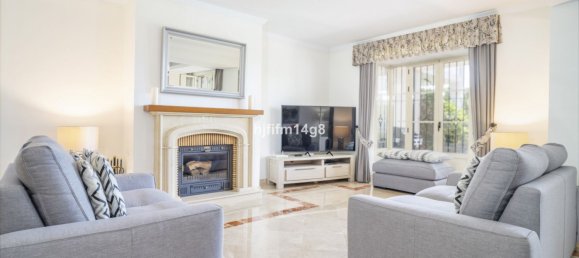 3 bedrooms Townhouse in Marbella, Spain No. 148712 16