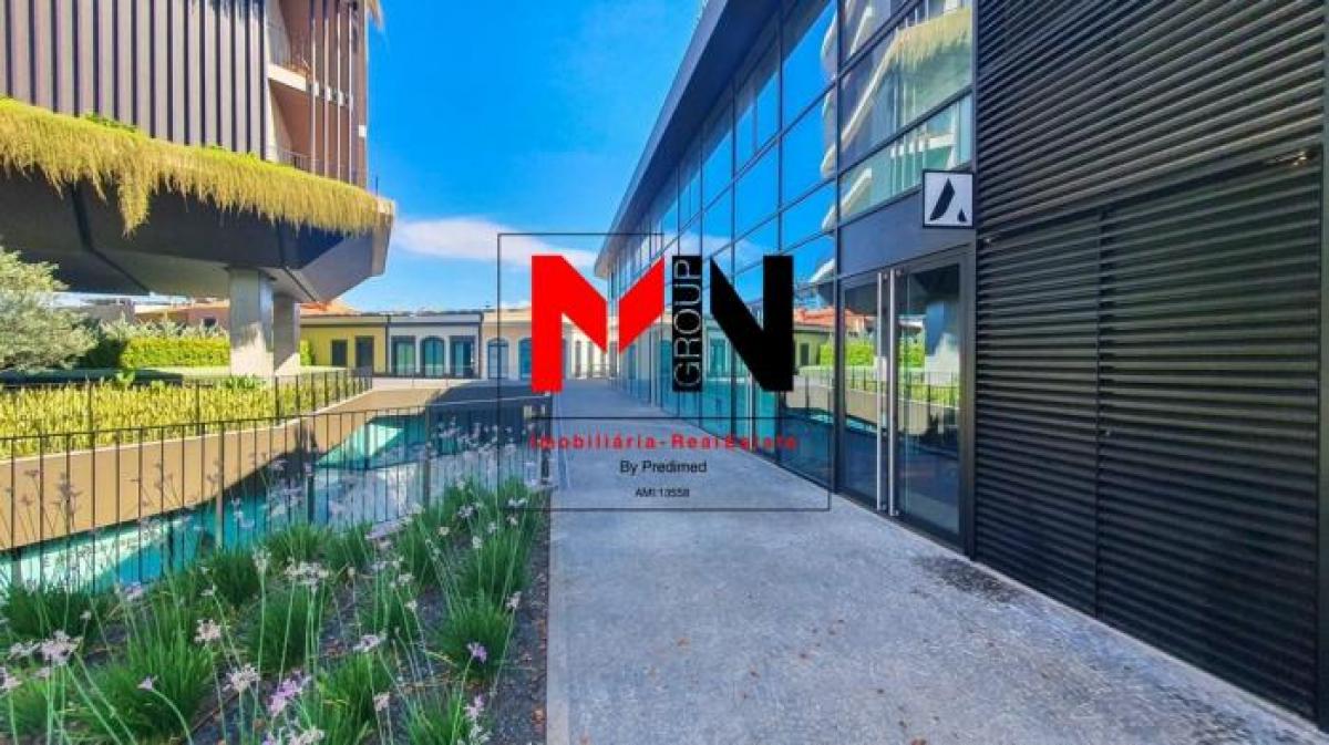 72m² Shop in Funchal, Portugal No. 1810