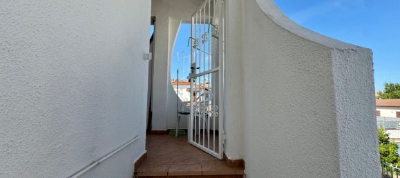 3 Schlafzimmer Haus in Comacchio, Italy, Nr. 351489 8