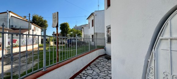 3 Schlafzimmer Haus in Comacchio, Italy, Nr. 351489 5