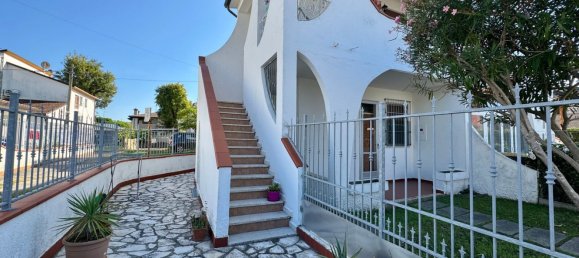 3 Schlafzimmer Haus in Comacchio, Italy, Nr. 351489 3