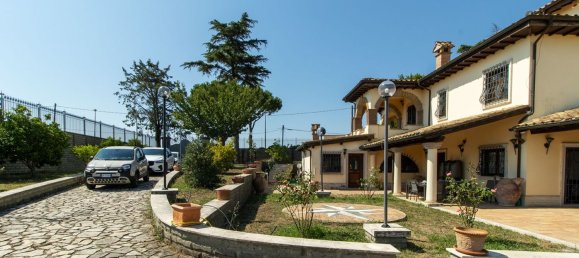 6 bedrooms Villa in Rome, Italy No. 356959 10