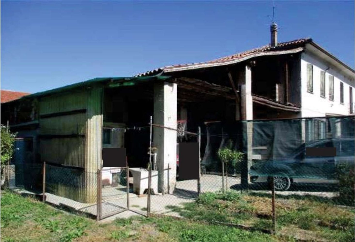 522m² Commercial property in Cornuda, Italy No. 299035