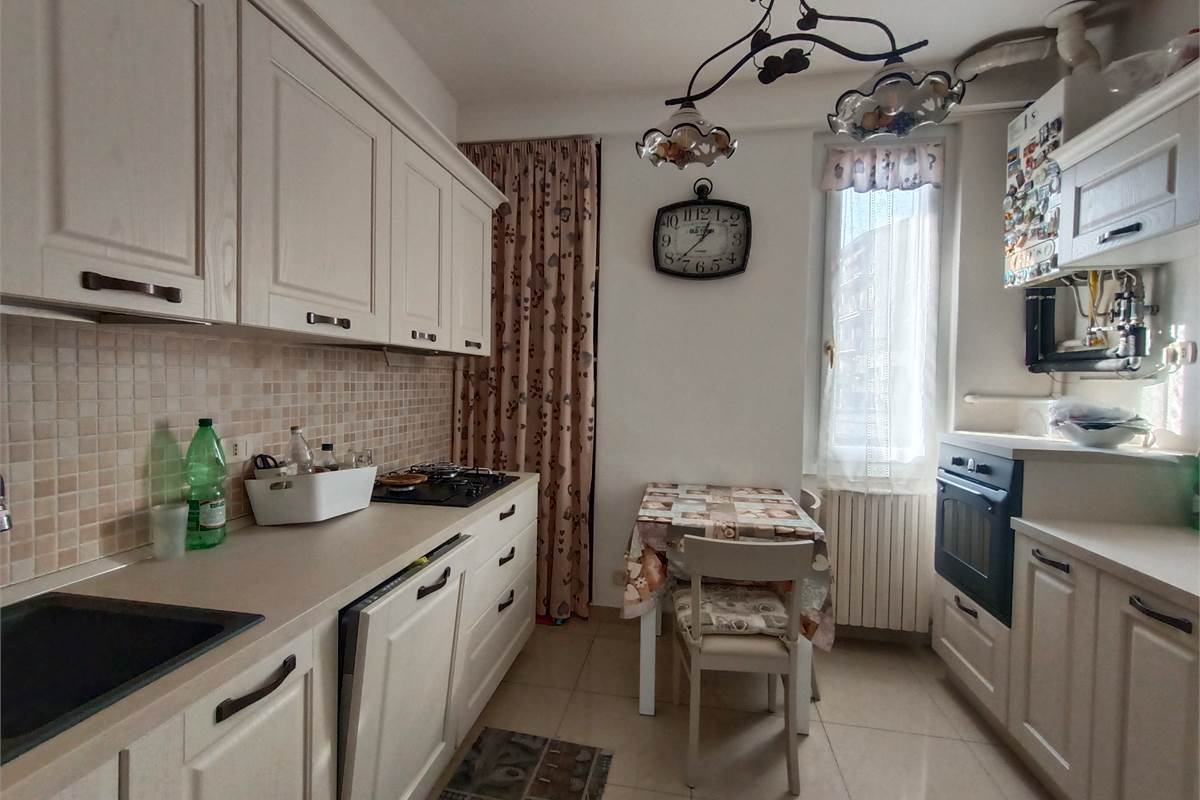 Apartamento de 3 divisões em Anzano del Parco, Italy N.º 283289