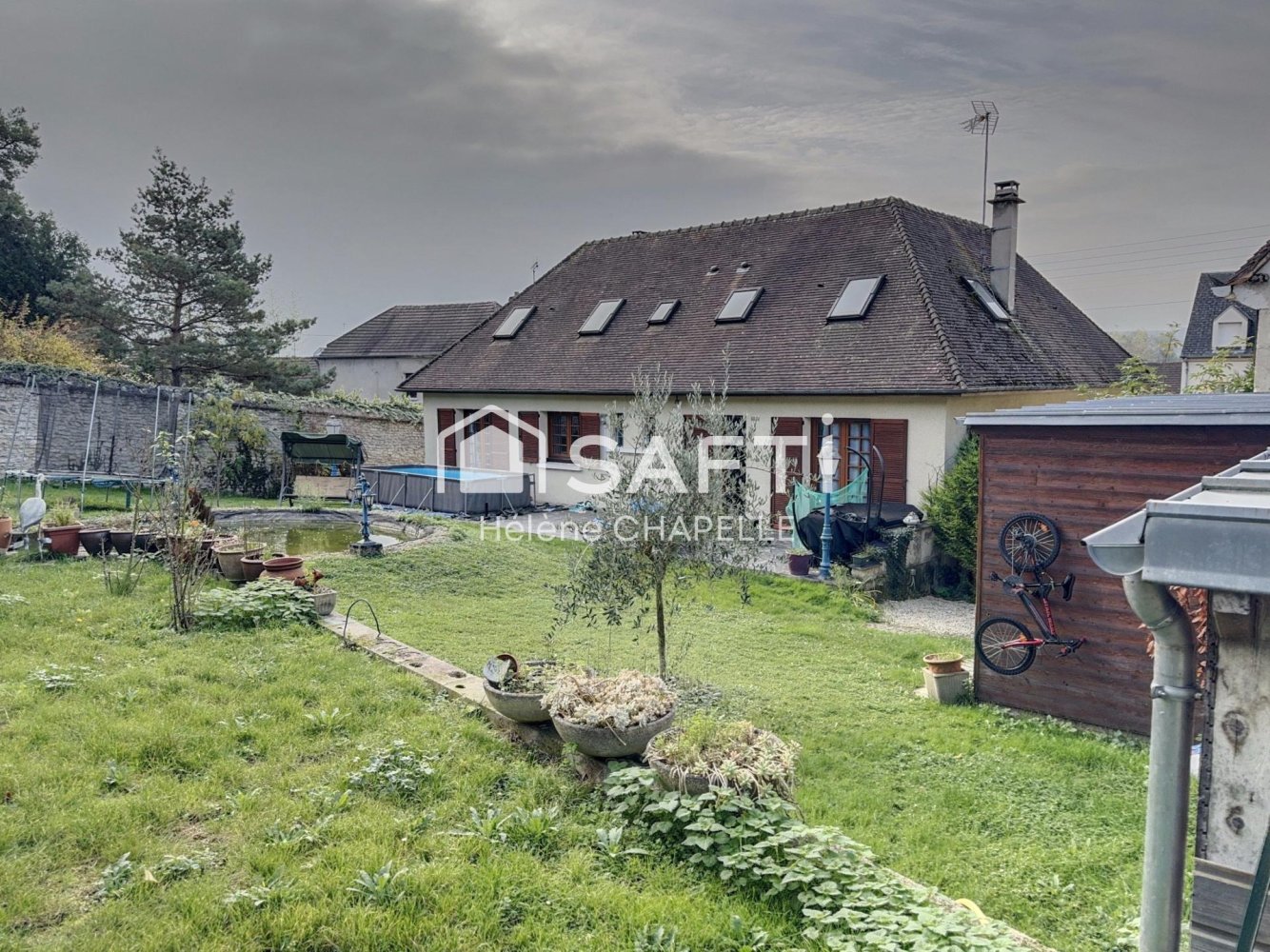 Casa de 7 dormitorios en Chambly, France No. 38871