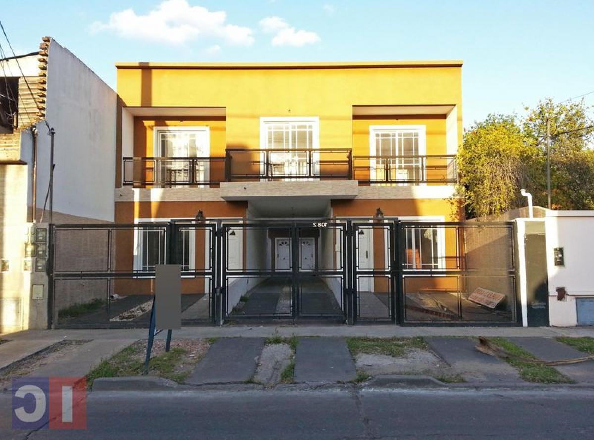 2 bedrooms House in Ituzaingo, Argentina No. 103348