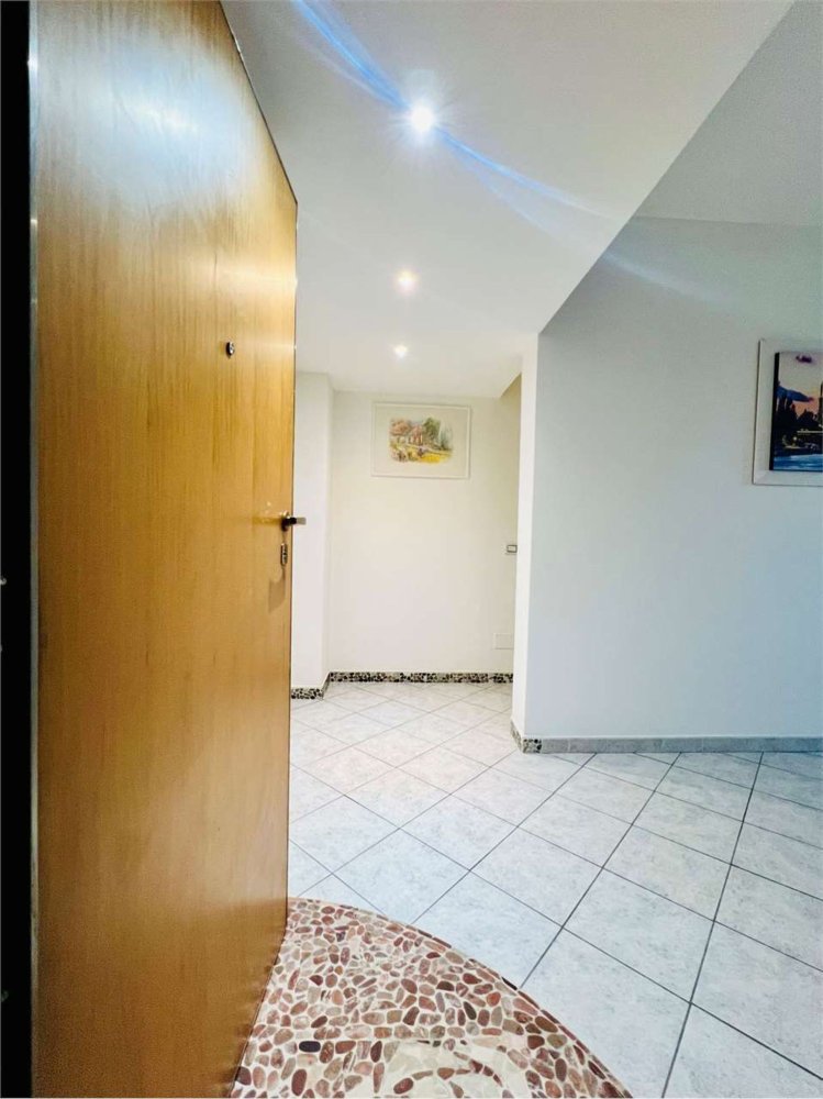 2غرفة شقة في Baranzate, Italy رقم 156087