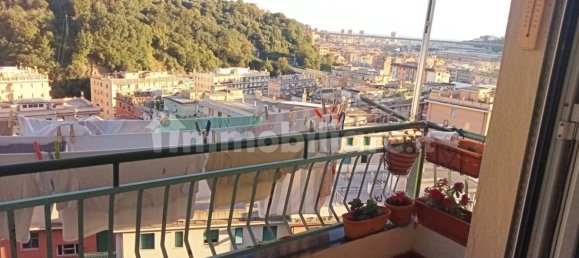 2 Schlafzimmer Wohnung in Genoa, Italy, Nr. 329872 3