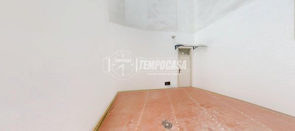 3 rooms Apartment in Lecce, Italy No. 286568 4