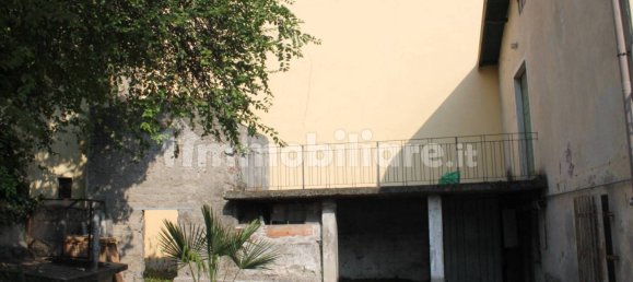 4 bedrooms Villa in Seriate, Italy No. 106484 16