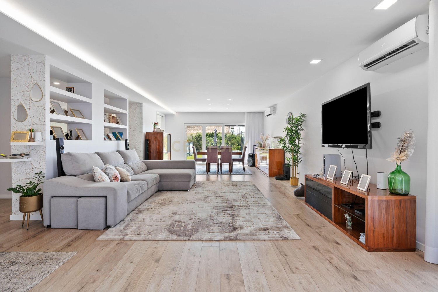 5 bedrooms Villa in Odivelas, Portugal No. 238284