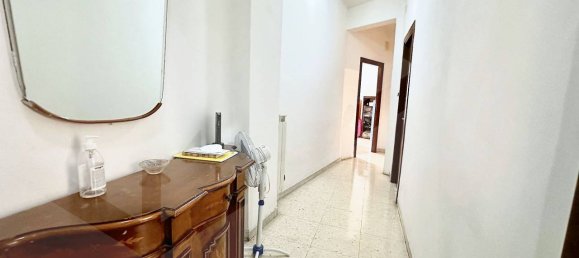 4-Zimmer Wohnung in Rome, Italy, Nr. 34011 2