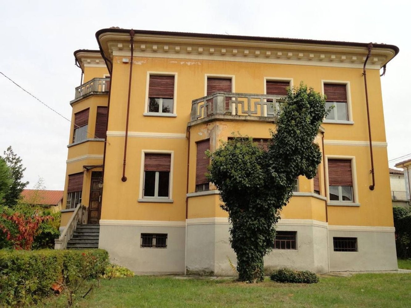 13 rooms Villa in Canelli, Italy No. 163686