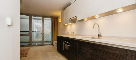 Studio in Wembley, United Kingdom No. 6407 12