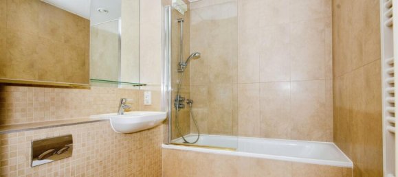 Studio in Wembley, United Kingdom No. 6407 4