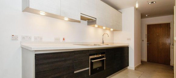 Studio in Wembley, United Kingdom No. 6407 15