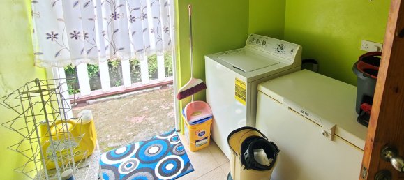 4 bedrooms House in Saint George, Saint Vincent and the Grenadines No. 15 11