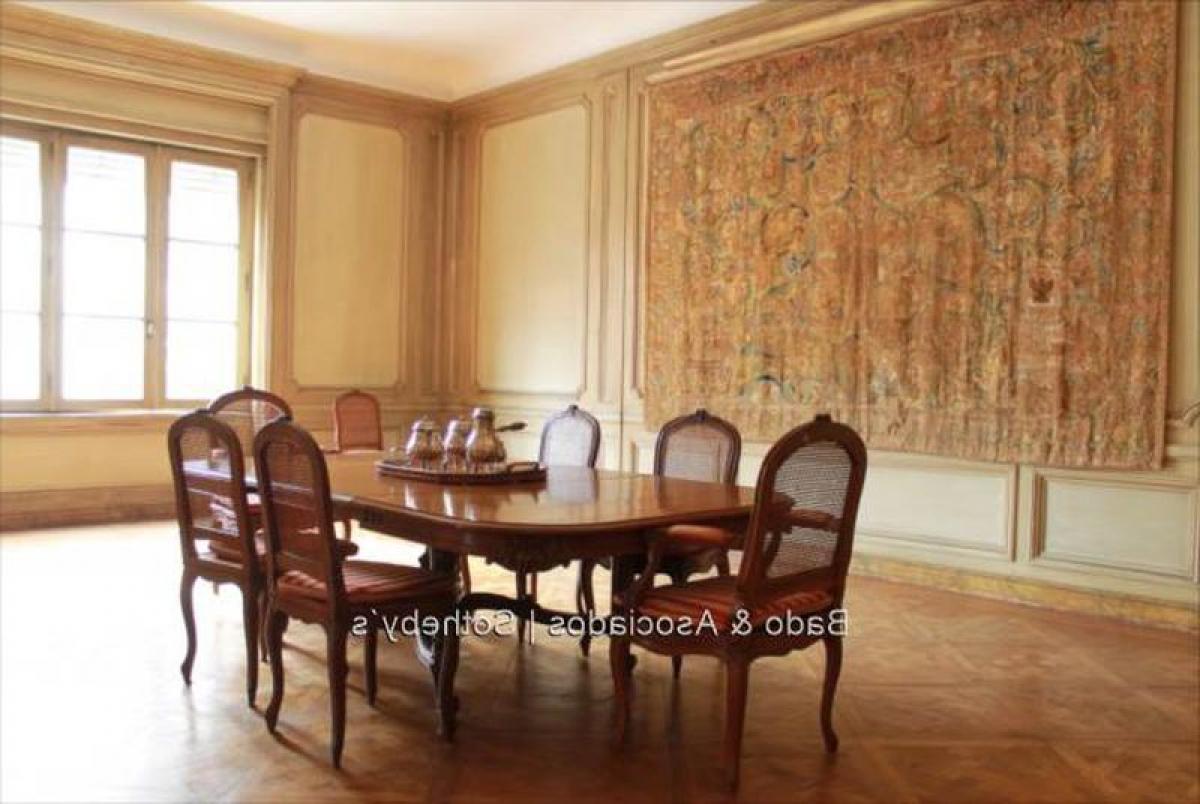 5 bedrooms Apartment in Montevideo, Uruguay No. 11440